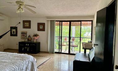 VENTA CASA EN EL CLUB DE GOLF LA CEIBA FRENTE AL CAMPO.