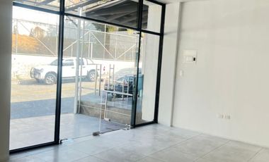 Alquilo local comercial de 36 Mts2 en Ceibos Norte