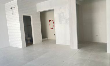 Alquilo local comercial de 36 Mts2 en Ceibos Norte