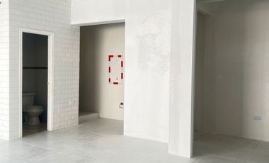 Alquilo local comercial de 36 Mts2 en Ceibos Norte