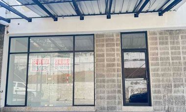 Alquilo local comercial de 36 Mts2 en Ceibos Norte