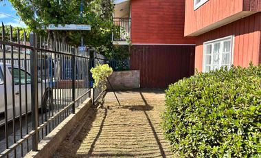 Arriendo casa 6 Dormitorios y 2 baños