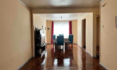 Arriendo casa 6 Dormitorios y 2 baños