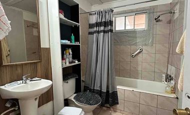 Arriendo casa 6 Dormitorios y 2 baños