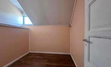 Arriendo casa 6 Dormitorios y 2 baños