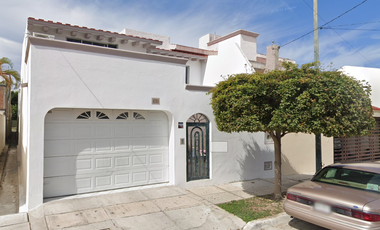 FORMIDABLE CASA EN INIGUABLE ZONA  de ADJUDICACION en REMATE UNICA PROPIEDAD EN LA ZONA
