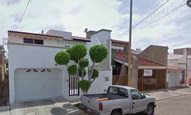 FORMIDABLE CASA EN INIGUABLE ZONA  de ADJUDICACION en REMATE UNICA PROPIEDAD EN LA ZONA
