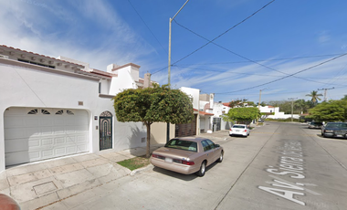 FORMIDABLE CASA EN INIGUABLE ZONA  de ADJUDICACION en REMATE UNICA PROPIEDAD EN LA ZONA
