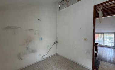 SE VENDE CASA AMPLIA EN FRACC. TAMPIQUERA!! A REMATE!!!