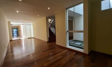 🏡 ALQUILER DE CASA AMPLIA EN BARRANCO – CALLE BRESCIANI 🌿