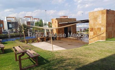 Casa de dos recámaras en renta en Zibatá, Querétaro