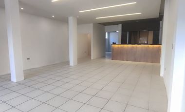 local comercial de arriendo alquiler en cuenca ecuador sector plaza europea