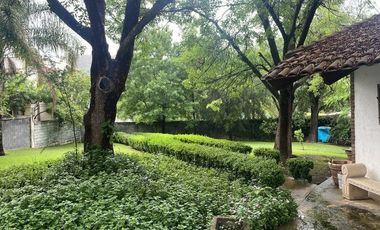 QUINTA ESTILO RUSTICO EXCELENTE UBICACION CENTRO BARRIAL