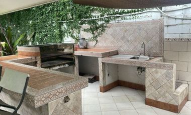 QUINTA ESTILO RUSTICO EXCELENTE UBICACION CENTRO BARRIAL