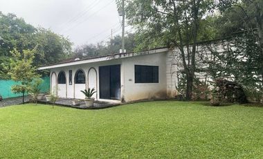 QUINTA ESTILO RUSTICO EXCELENTE UBICACION CENTRO BARRIAL