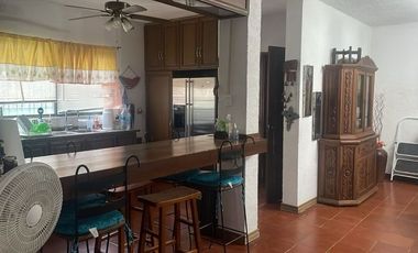 QUINTA ESTILO RUSTICO EXCELENTE UBICACION CENTRO BARRIAL