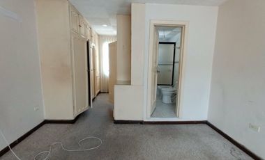 casa local comercial de arriendo en cuenca ecuador sector parque de las candelas a 150 m de la Av remigio crespo