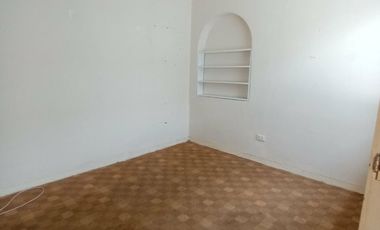 casa local comercial de arriendo en cuenca ecuador sector parque de las candelas a 150 m de la Av remigio crespo