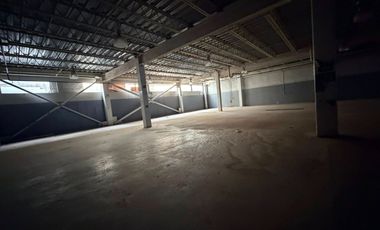 SE RENTA MAGNIFICO EDIFICIO, CON  BODEGA CON PUNTO DE VENTA EN AVE PRINCIPAL
