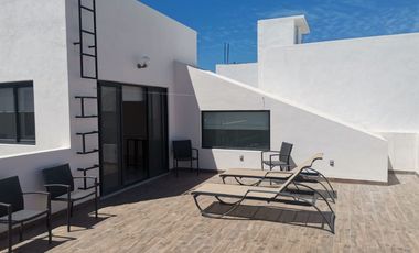 Amplia casa en Desarrolo Residencial.