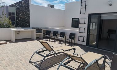 Amplia casa en Desarrolo Residencial.