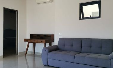 Amplia casa en Desarrolo Residencial.