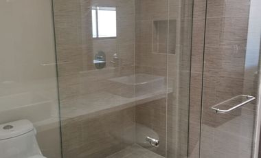 Amplia casa en Desarrolo Residencial.