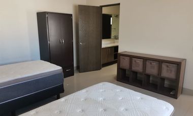 Amplia casa en Desarrolo Residencial.