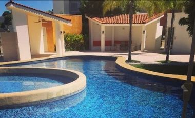 Amplia casa en Desarrolo Residencial.