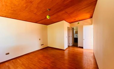 SE VENDE HERMOSA CASA VILLA FUNDADORES