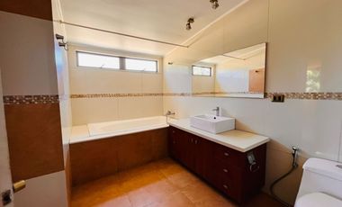 SE VENDE HERMOSA CASA VILLA FUNDADORES