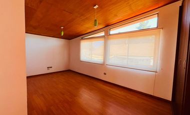 SE VENDE HERMOSA CASA VILLA FUNDADORES