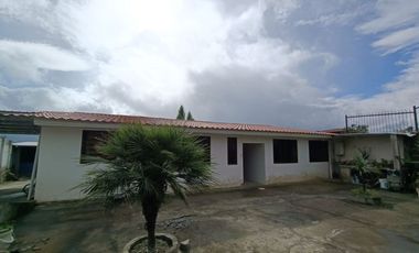 VENTA Casa Mas Departamento y Suite con Amplio Terreno Carigan Loja Las Gaviotas