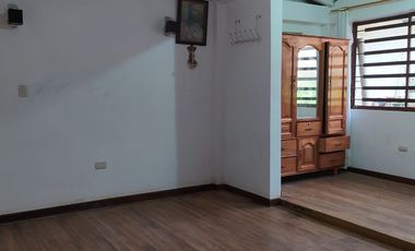 VENTA Casa Mas Departamento y Suite con Amplio Terreno Carigan Loja Las Gaviotas
