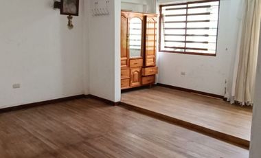 VENTA Casa Mas Departamento y Suite con Amplio Terreno Carigan Loja Las Gaviotas