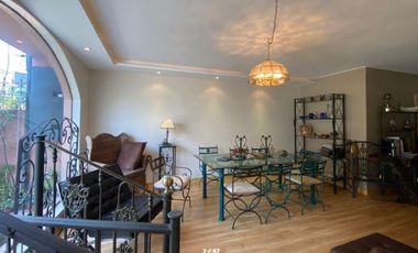 VENTA Casa Dos Departamentos Ó Comercial Mariana de Jesús Cerca Al CC. Jardín