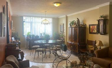 VENTA Casa Dos Departamentos Ó Comercial Mariana de Jesús Cerca Al CC. Jardín