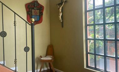 VENTA Casa Dos Departamentos Ó Comercial Mariana de Jesús Cerca Al CC. Jardín