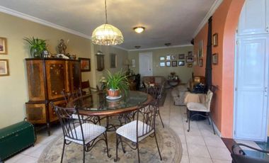 VENTA Casa Dos Departamentos Ó Comercial Mariana de Jesús Cerca Al CC. Jardín