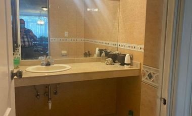 VENTA Casa Dos Departamentos Ó Comercial Mariana de Jesús Cerca Al CC. Jardín