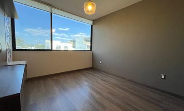 Casa con 3 recámaras y 320 m2 superficie de terreno en renta en La Campiña del Bosque