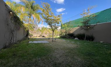 Casa con 3 recámaras y 320 m2 superficie de terreno en renta en La Campiña del Bosque