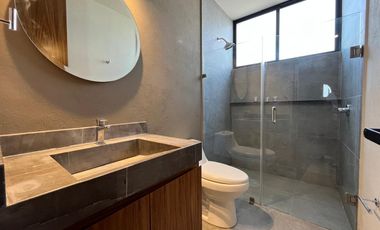 Casa con 3 recámaras y 320 m2 superficie de terreno en renta en La Campiña del Bosque