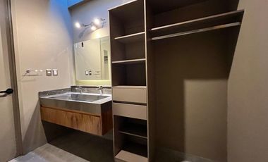 Casa con 3 recámaras y 320 m2 superficie de terreno en renta en La Campiña del Bosque