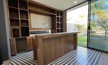 Casa con 3 recámaras y 320 m2 superficie de terreno en renta en La Campiña del Bosque