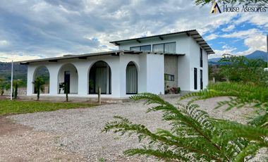 ELEGANTE QUINTA EN VENTA EN YUNGUILLA SECTOR LACAY