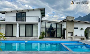 ELEGANTE QUINTA EN VENTA EN YUNGUILLA SECTOR LACAY