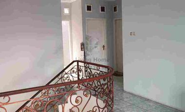 Dijual Rumah 2 lantai di jalan Leo Turangga Buah Batu Bandung