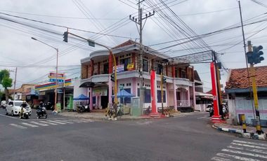 DIJUAL/ SEWA-RUKO STRATEGIS TENGAH KOTA, BANYUWANGI