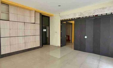 Gedung Strategis Gayungsari Surabaya Luas 575m2 Cocok Untuk Bank Kantor dan Swalayan